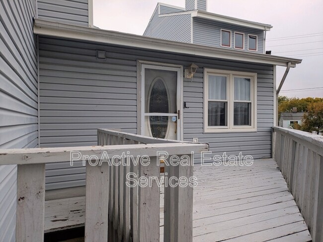 property at 1326 W Ocean View Ave