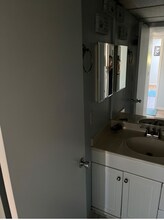 500 Executive Center Dr in West Palm Beach, FL - Foto de edificio - Building Photo