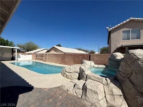 694 Riverband Pl in Henderson, NV - Building Photo - Building Photo
