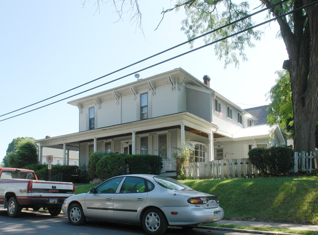 302 Center St in Milton, PA - Building Photo - Building Photo