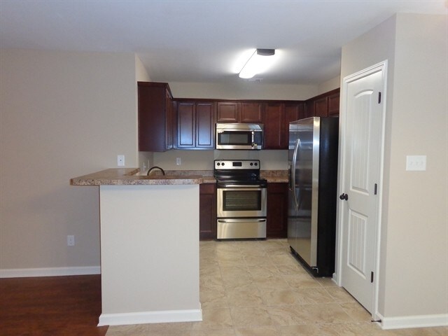 10249 Sterling Ridge Dr in Cordova, TN - Building Photo - Building Photo