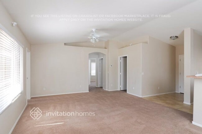 8207 S 18th St in Phoenix, AZ - Building Photo - Building Photo