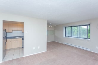 RidgeView Towers in Monroeville, PA - Building Photo - Interior Photo