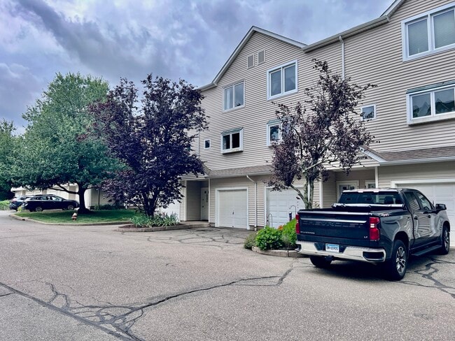 158 Paddock Ave