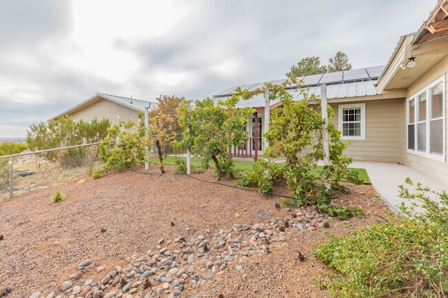 18 Cobblestone Rd in Alamogordo, NM - Building Photo - Building Photo