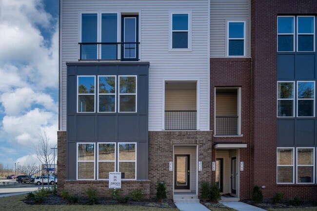 Neabsco Commons in Woodbridge, VA - Foto de edificio - Interior Photo