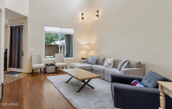 675 N. Encanto Village Way in Tucson, AZ - Building Photo - Building Photo