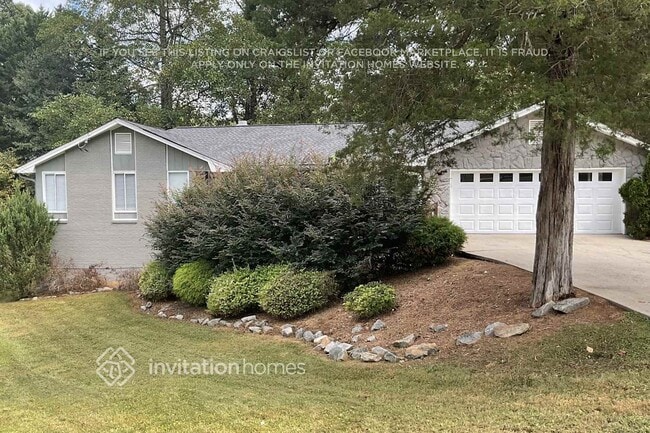 property at 4031 Linda Ln SW