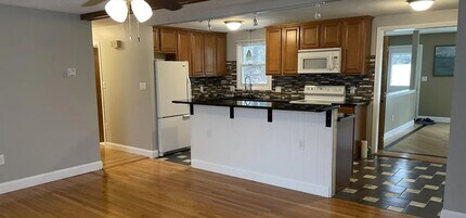 380 Pearl St in Bangor, ME - Building Photo - Building Photo