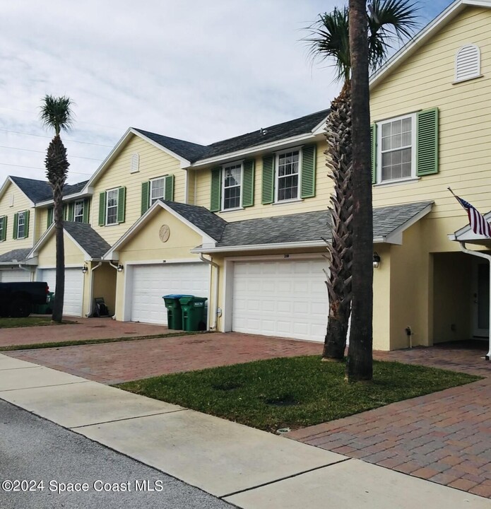 210 Tin Roof Ave in Cape Canaveral, FL - Building Photo