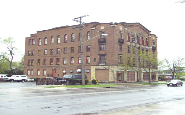 3756 Lee Rd in Cleveland, OH - Building Photo