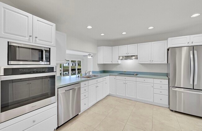 211 SE 9th Ct in Pompano Beach, FL - Foto de edificio - Building Photo