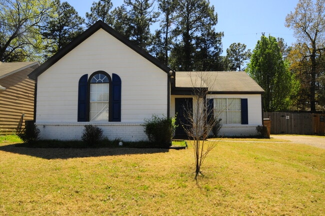 property at 6899 Lagrange Cir S