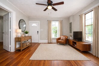 101 N 14th St in Griffin, GA - Foto de edificio - Building Photo