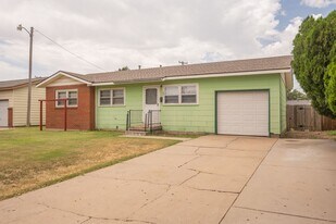 2411 N Vernon St in Amarillo, TX - Building Photo