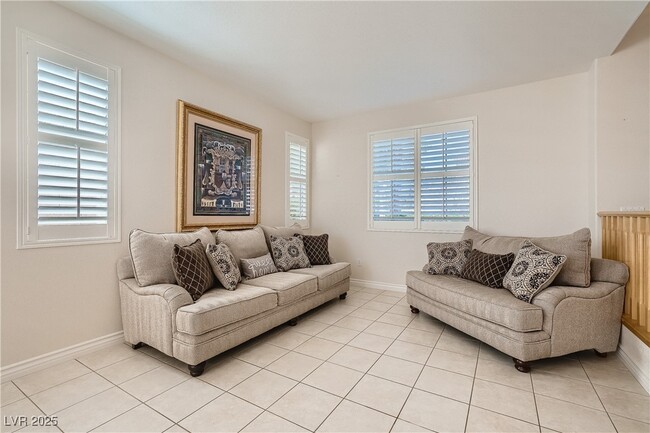 property at 1824 Summit Gate Ln
