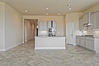 11927 Champion's Frst Dr in Mont Belvieu, TX - Building Photo - Building Photo