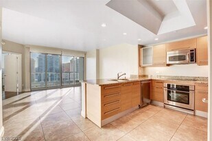 222 Karen Ave in Las Vegas, NV - Building Photo