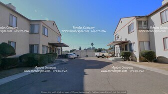 3827 Voltaire St in San Diego, CA - Building Photo
