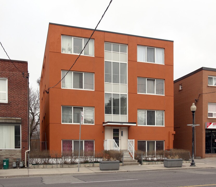 1197 Weston Rd in Toronto, ON - Building Photo