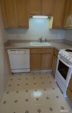 204 Towne House Rd in Hamden, CT - Building Photo - Building Photo