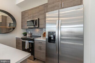 5545 Pulaski Ave, Unit 202 in Philadelphia, PA - Building Photo - Building Photo