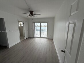 5782 W 26th Ave in Hialeah Gardens, FL - Foto de edificio - Building Photo