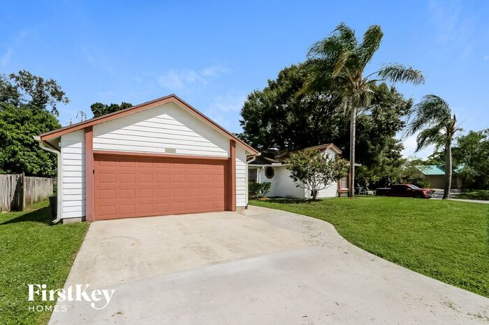 1401 SW Sudder Ave in Port St. Lucie, FL - Building Photo