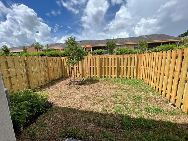 1676 SE 26th Ter in Homestead, FL - Building Photo - Building Photo