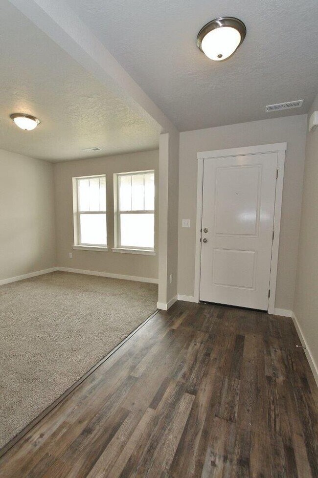 715 SW Inby St in Mountain Home, ID - Building Photo - Building Photo