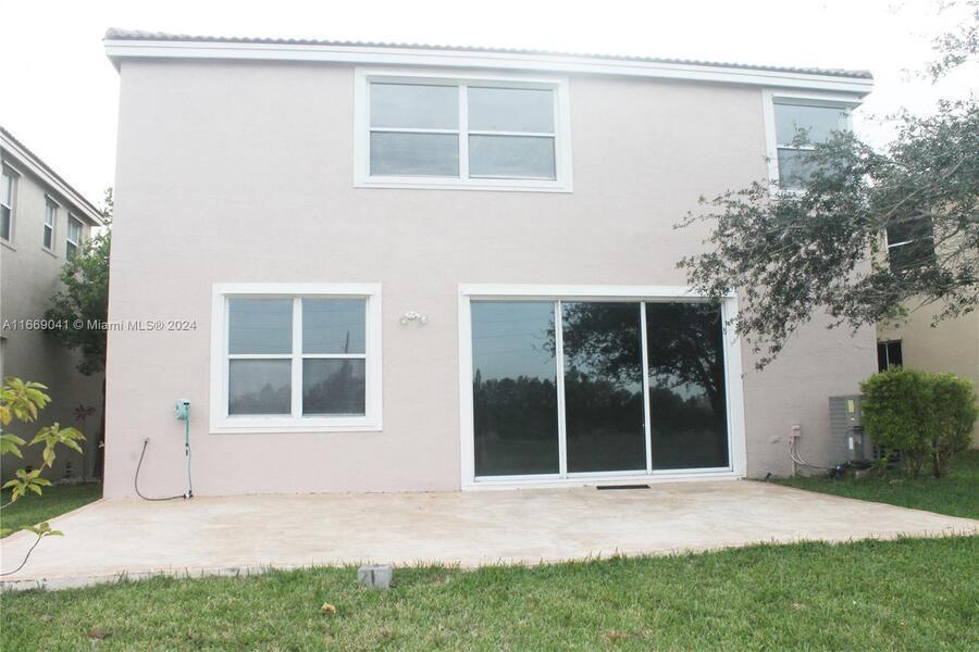 4911 SW 155th Ave in Miramar, FL - Building Photo