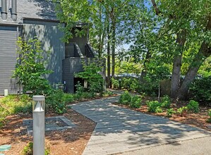 Timberwood Apartments in Beaverton, OR - Foto de edificio - Building Photo