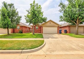 12328 SW 5th St in Yukon, OK - Building Photo