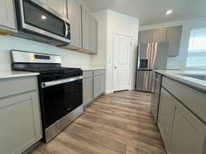 8917 Cherry Barn St in Las Vegas, NV - Building Photo - Building Photo