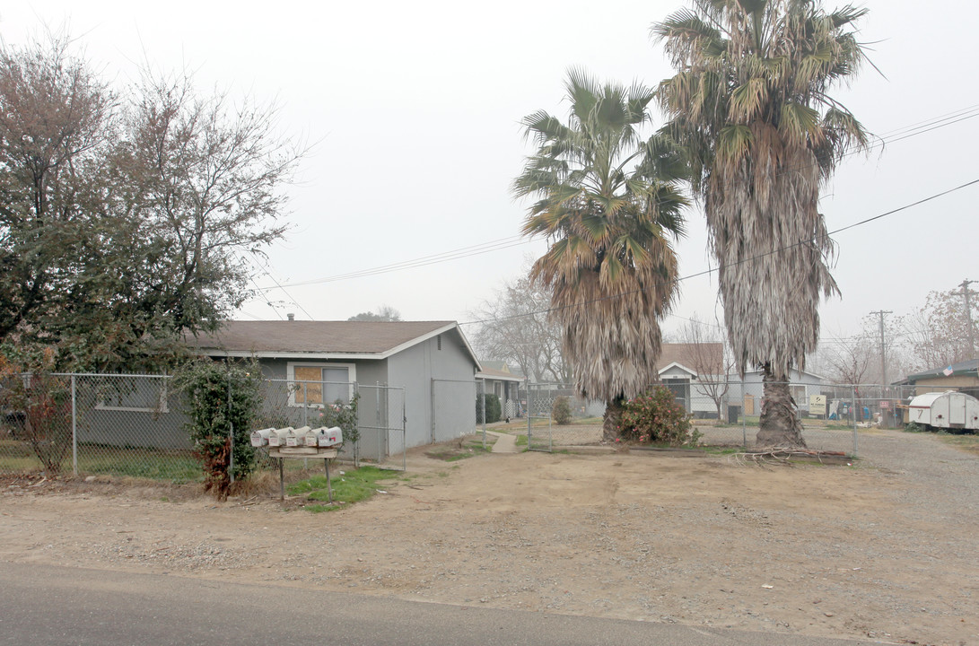 1017-1021 Herndon Ave in Modesto, CA - Building Photo