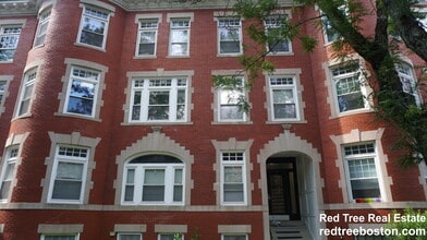 8 Strathmore Rd, Unit 3 in Brookline, MA - Foto de edificio - Building Photo