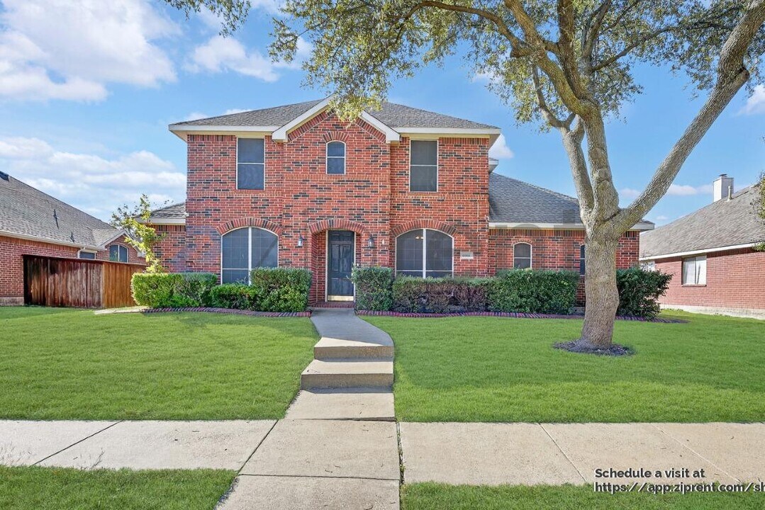 6501 Amesbury Ln in Rowlett, TX - Building Photo