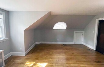 3015 Clifton Ave in Cincinnati, OH - Building Photo - Building Photo