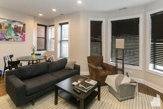 1218 W Diversey Pkwy in Chicago, IL - Building Photo - Building Photo