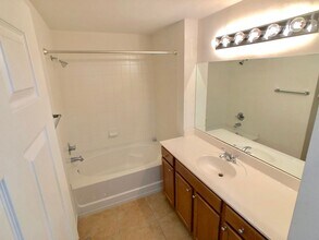 8800 NW 107th Ct in Doral, FL - Building Photo - Building Photo