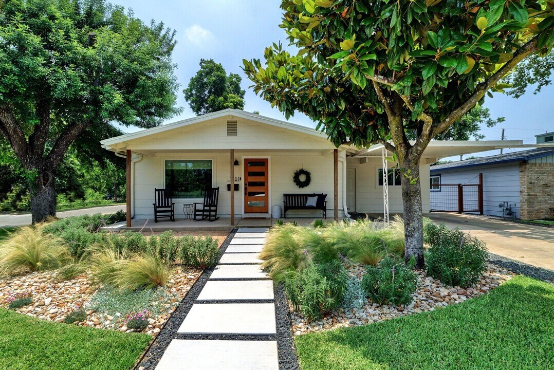 1701 Brentwood St in Austin, TX - Building Photo