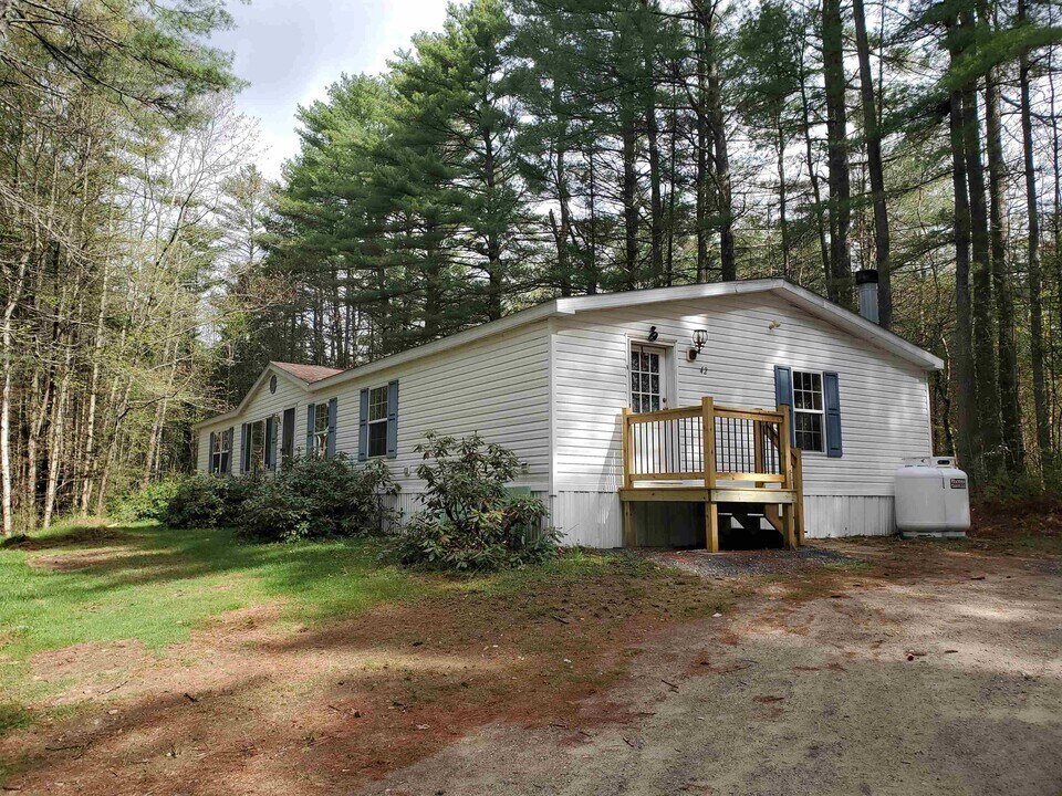 42 Serendipity Ln in Canaan, NH - Building Photo