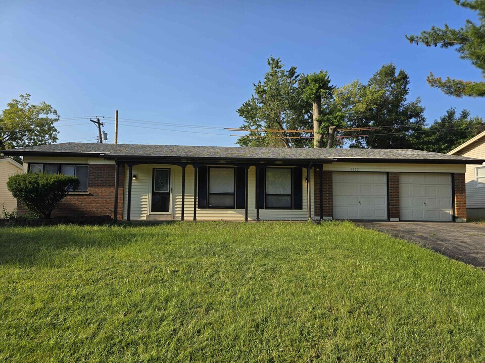 1532 Surf Side Dr in St. Louis, MO - Building Photo