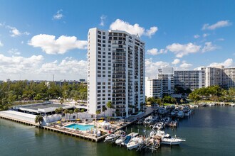 Anchor Bay Club Marina in Hallandale Beach, FL - Building Photo - Building Photo