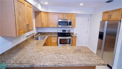 3421 NE 12th Terrace in Pompano Beach, FL - Building Photo - Building Photo
