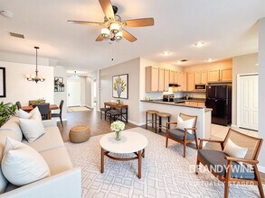 1837 Atlantic Dr in Ruskin, FL - Foto de edificio - Building Photo