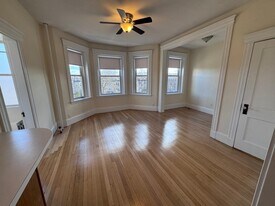 1125 Commonwealth Ave, Unit 26 in Boston, MA - Building Photo