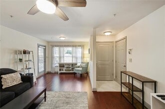 1002 Madison Ln S E in Smyrna, GA - Building Photo - Building Photo