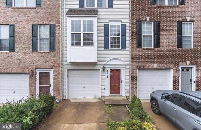 8503 Towne Manor Ct in Alexandria, VA - Building Photo - Building Photo