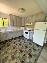 27900 Moody Rd in Los Altos, CA - Building Photo - Building Photo
